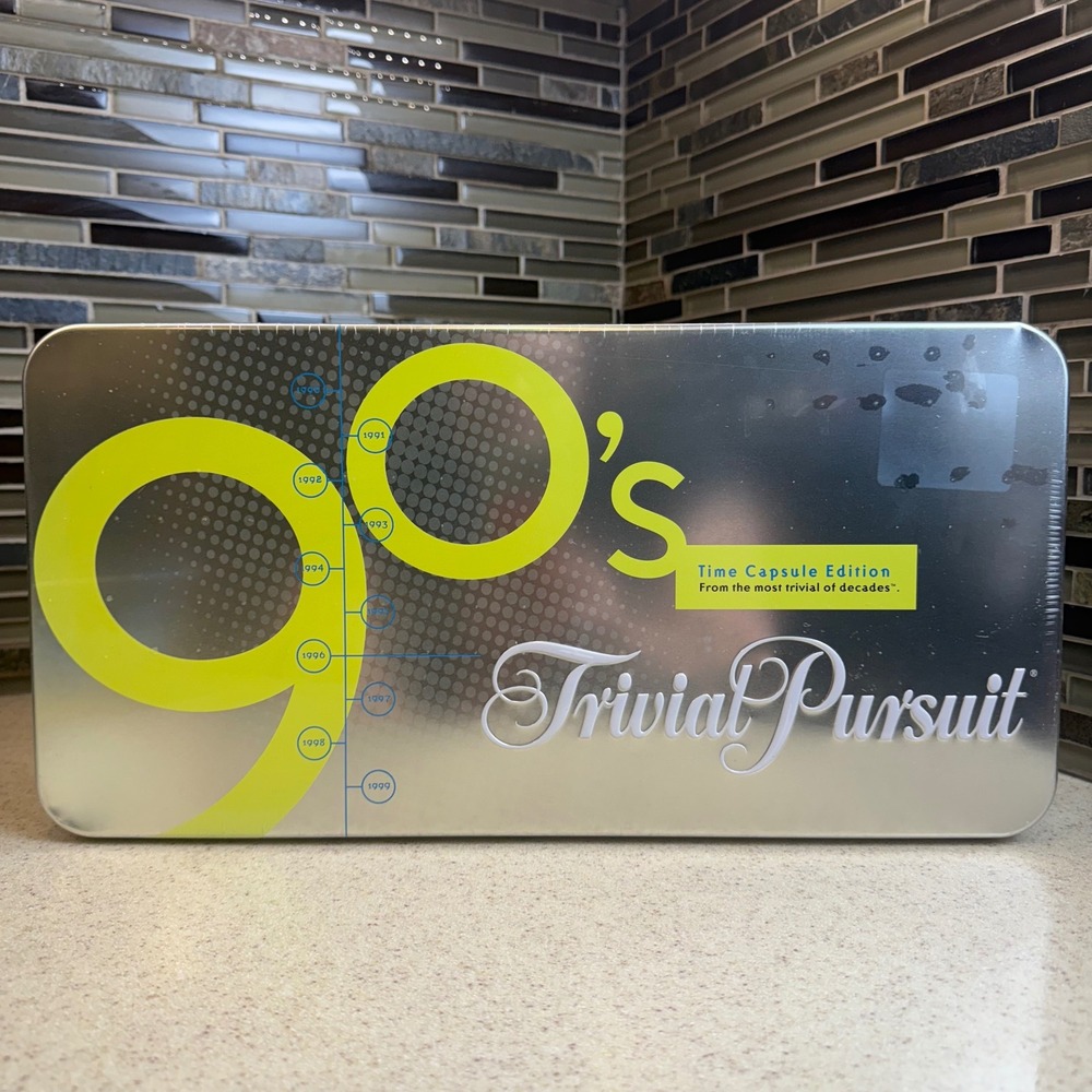 NEW VTG Trivial Pursuit 90s Time Capsule Edition Collectable Tin 2004 Sealed Y2K